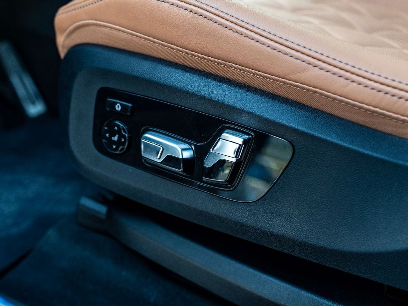 بي أم دبليو X5 M60i xDrive