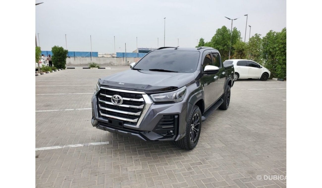 Toyota Hilux Toyota hilux petrol engine model 2016 v4 car very clean and good condition