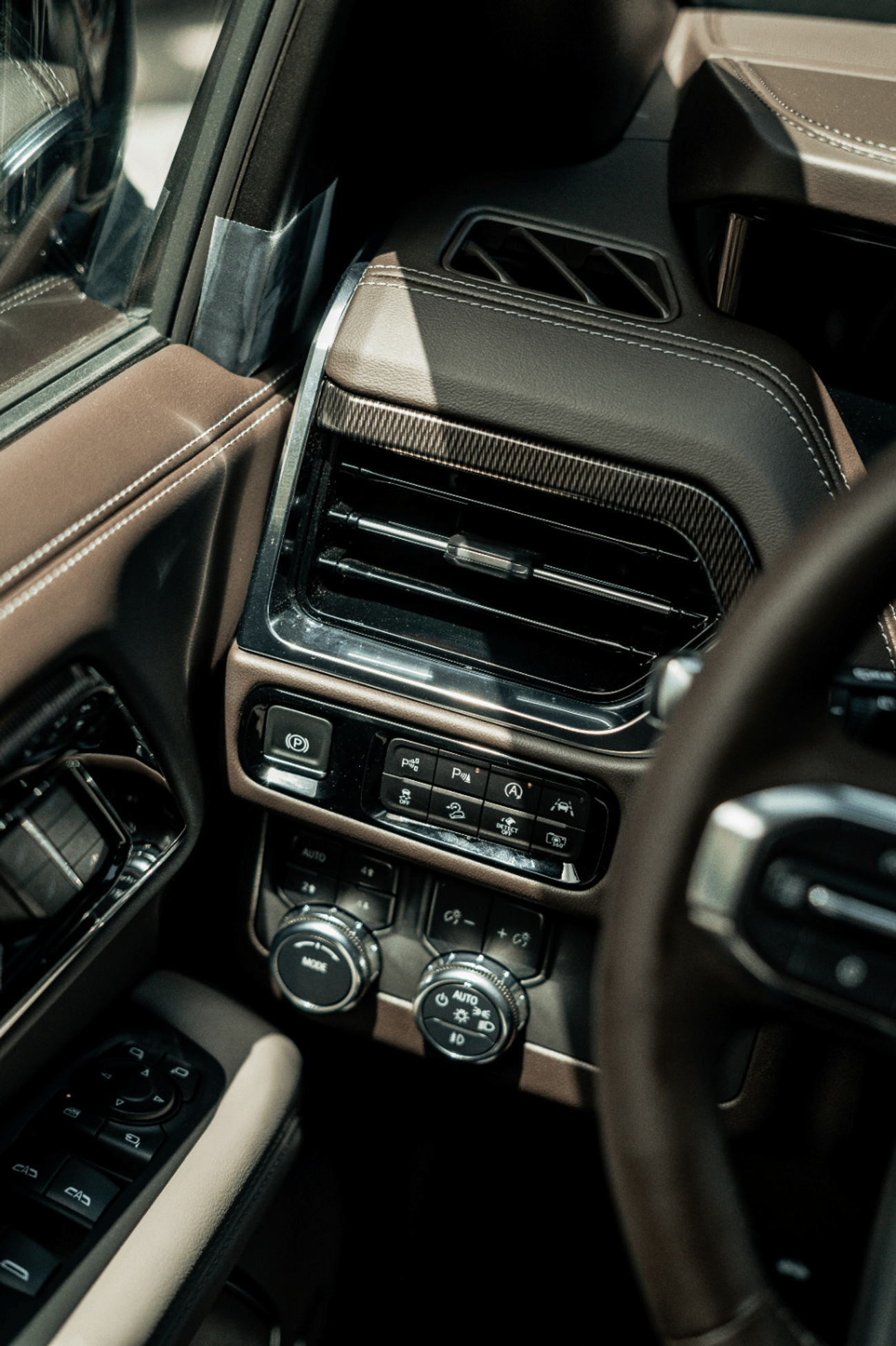 جي أم سي يوكون 2025 GMC Yukon Elevation 5.3L AT Petrol