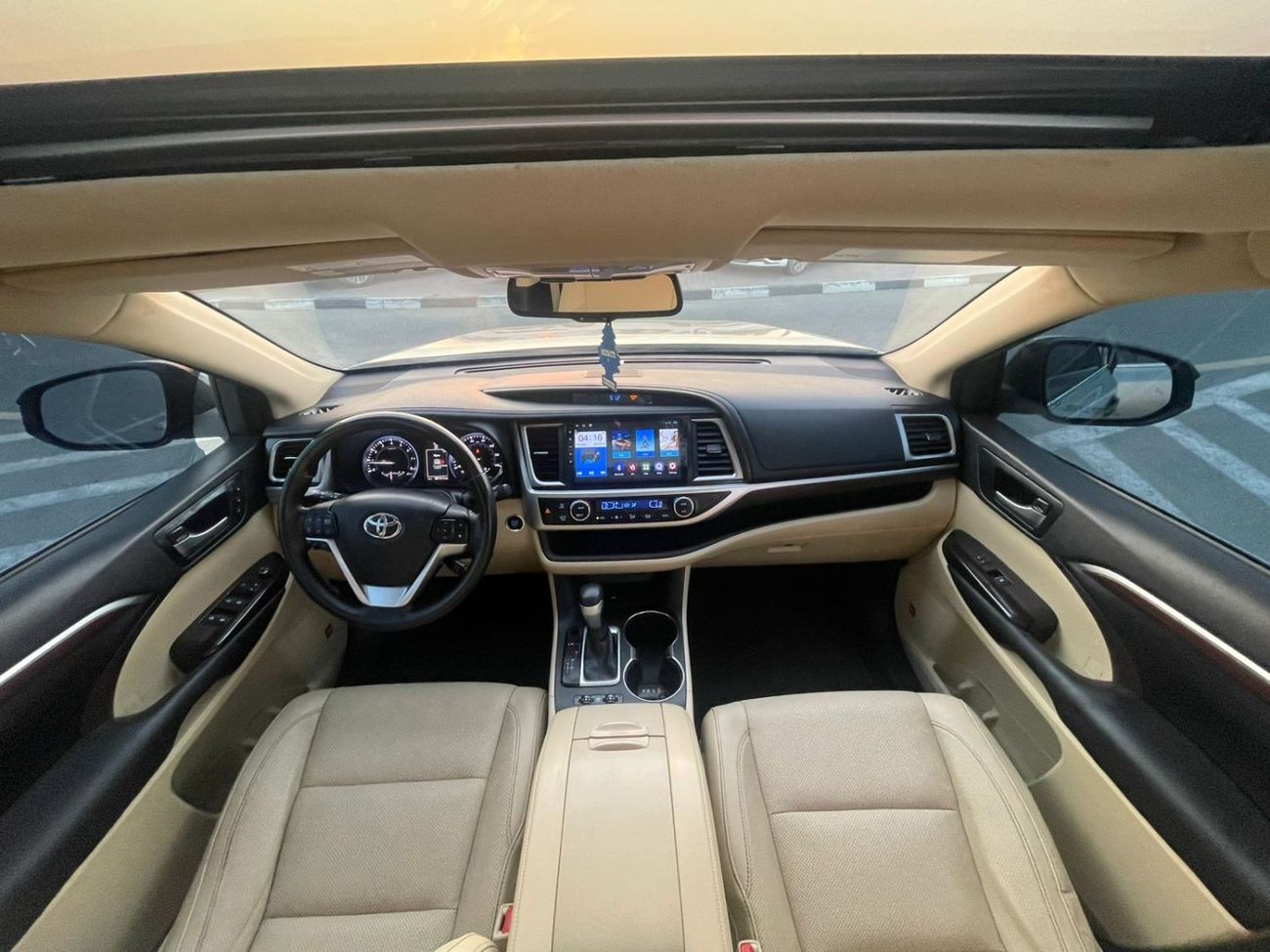 تويوتا هايلاندر 2016 Toyota Highlander Limited Edition 3.5L V6 Full Option 7 Seater - With Radar Leather Electric se