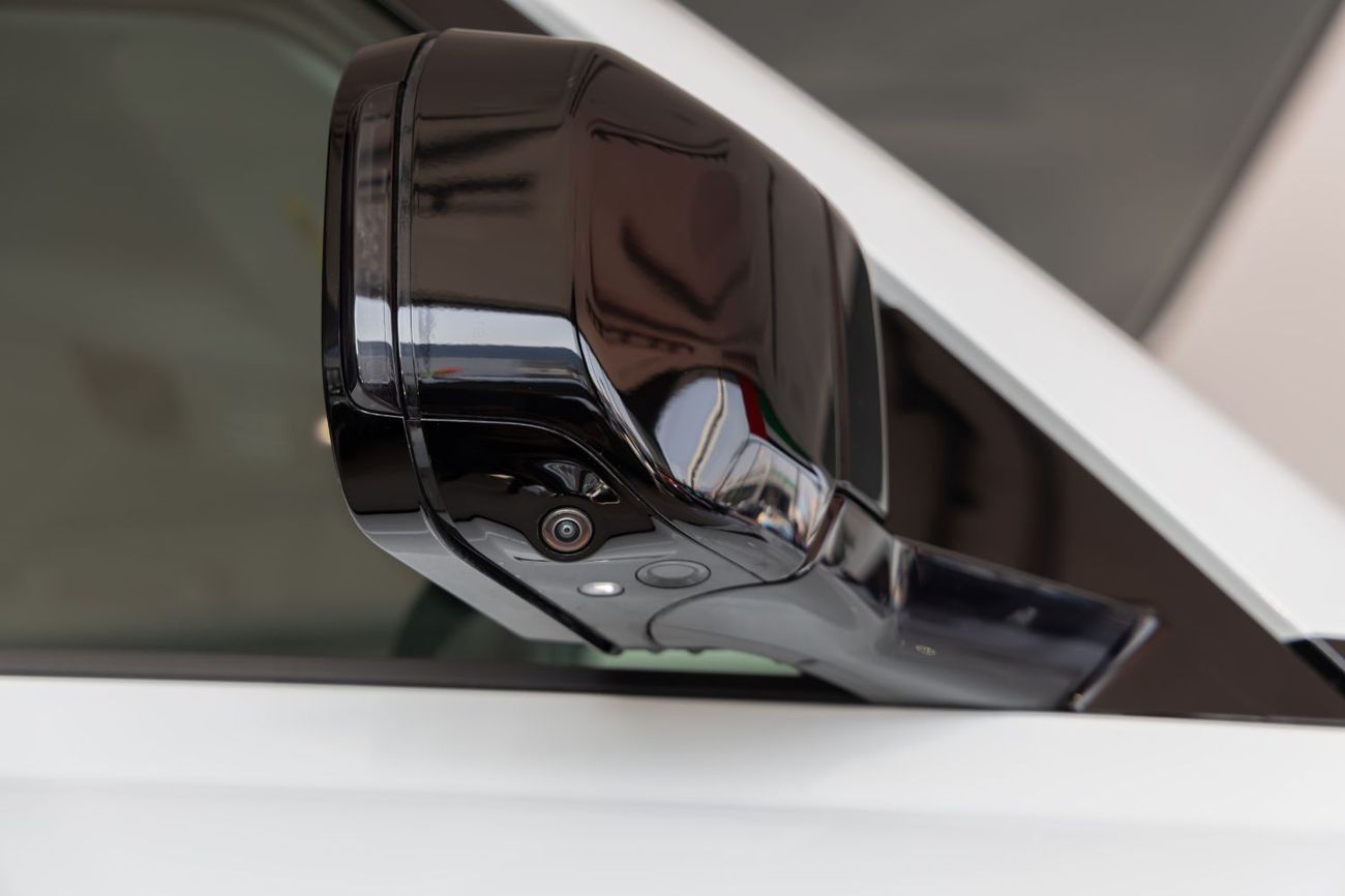 Land Rover Defender Land Rover Defender X-Dynamic HSE P400 - 2026 - GCC (Export)