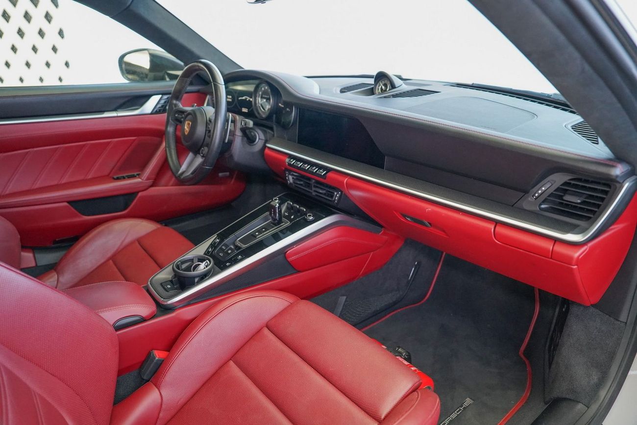 Porsche 911 Turbo S 3.8L (640 HP) Coupe