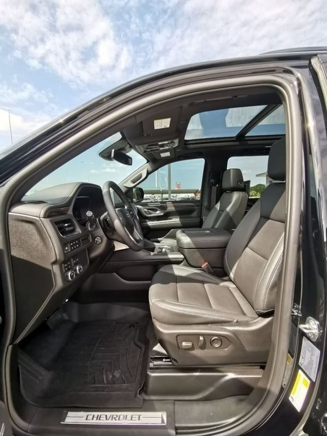 Chevrolet Suburban Chevrolet Z71 Suburban - 2023 - Black