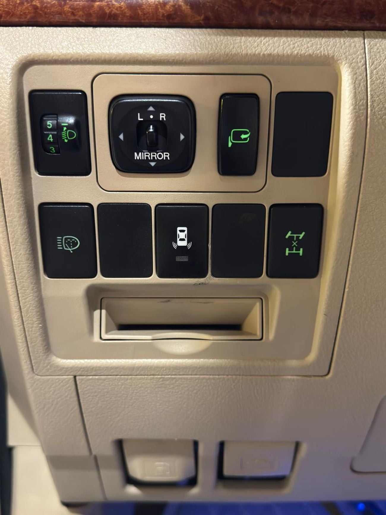 تويوتا لاند كروزر GXR+ 4.6L