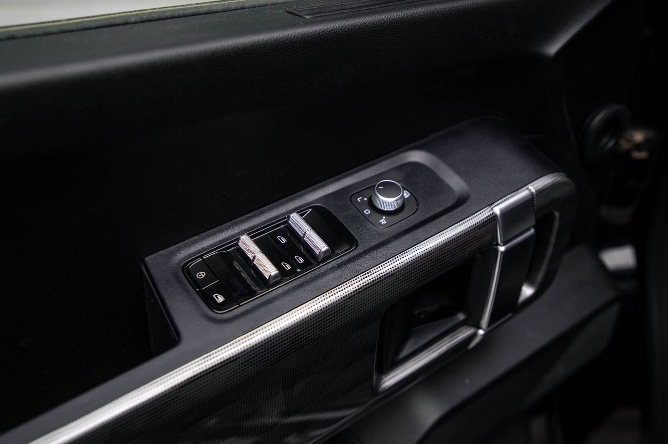Geely Farizon  9-Seater EV - Black Inside Tan | Export Only