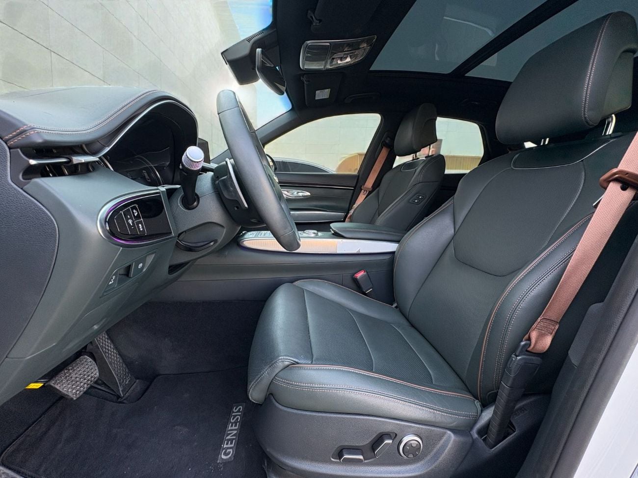 جينيسس GV70 GENESIS GV70 2.5L Turbo I4 | 2024 | GCC SPECS | AED 3,000 PER MONTH