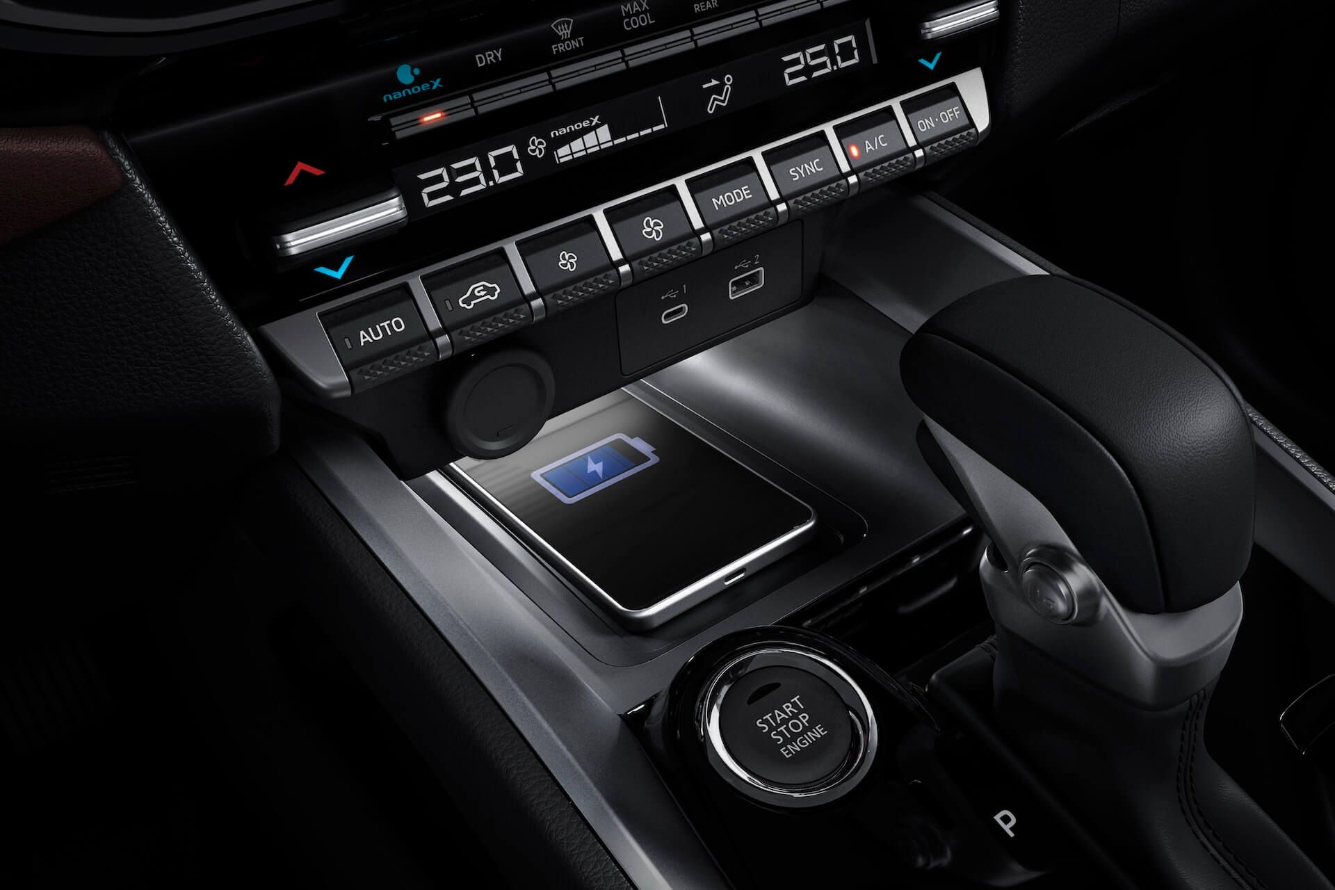 Mitsubishi Destinator interior - Wireless Charger