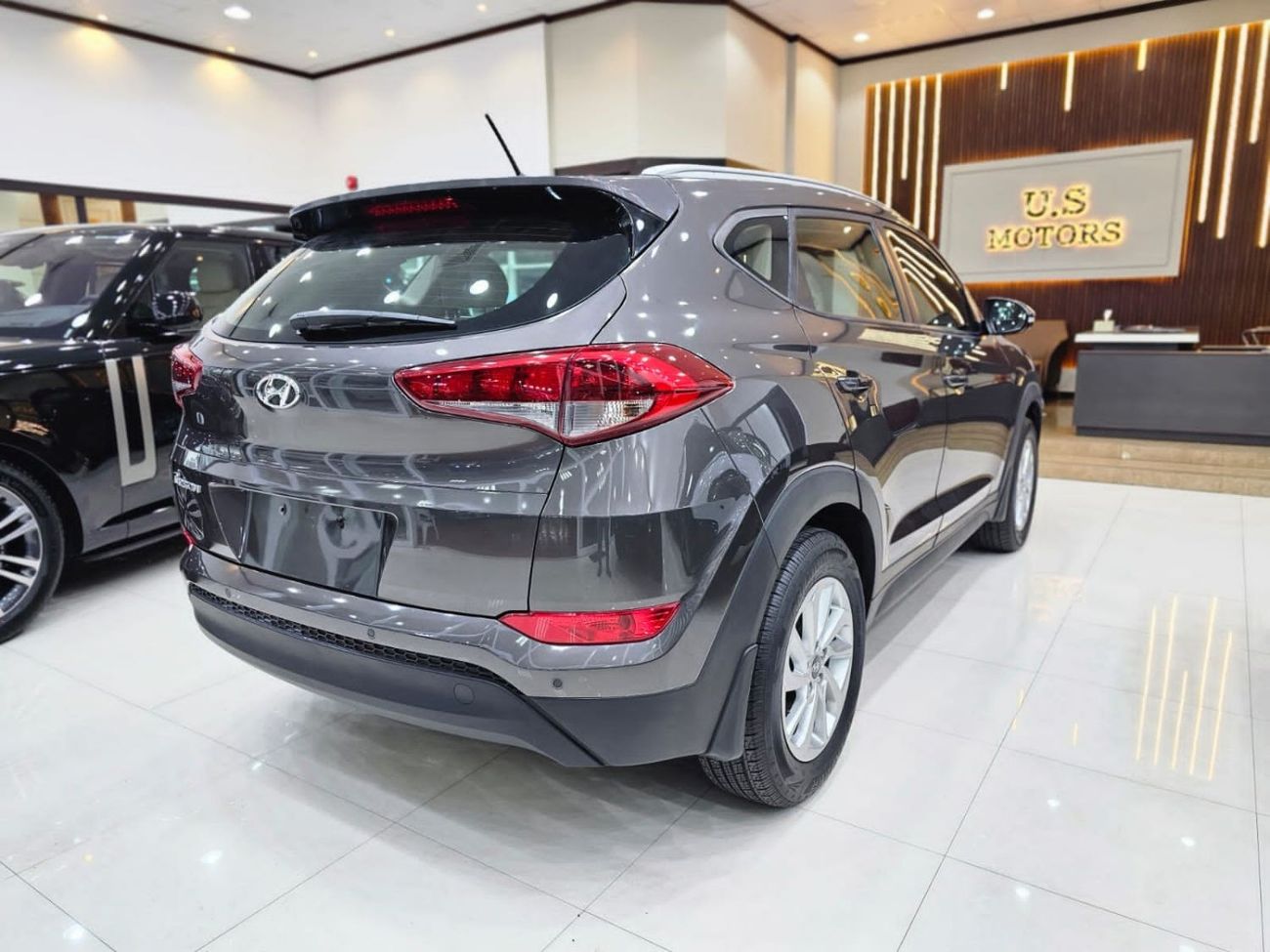 Hyundai Tucson SE LOW MILEAGE SINGLE OWNER UNDER WARRANTY