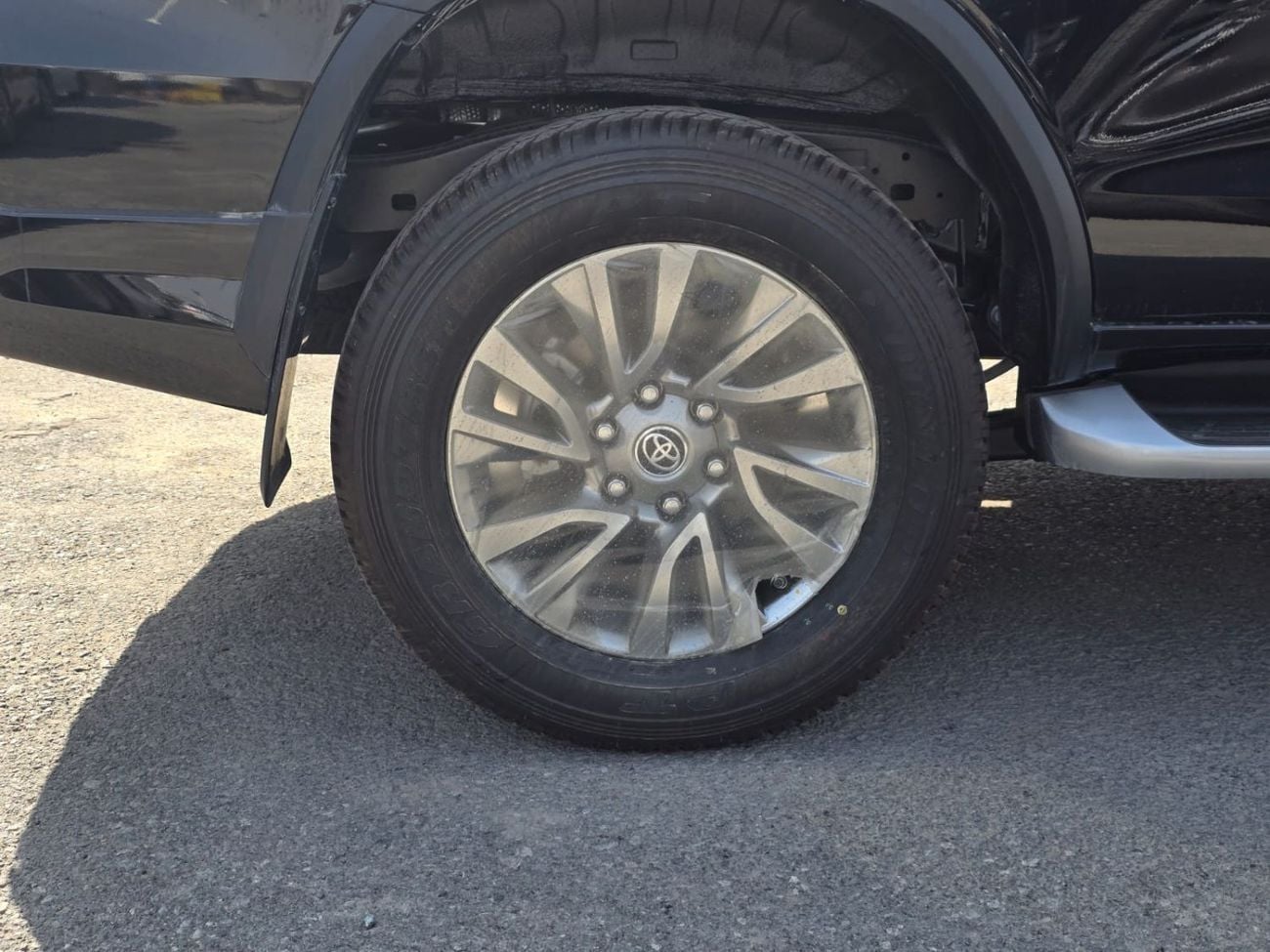 Toyota Fortuner VXR 4.0L PETROL A/T SR5 V6  7 SEATER