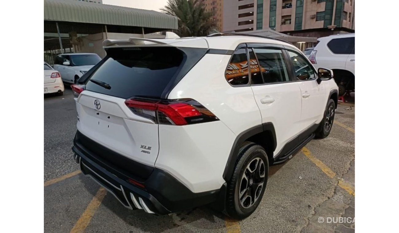 تويوتا راف ٤ 2019 Full Option XLE With Sunroof