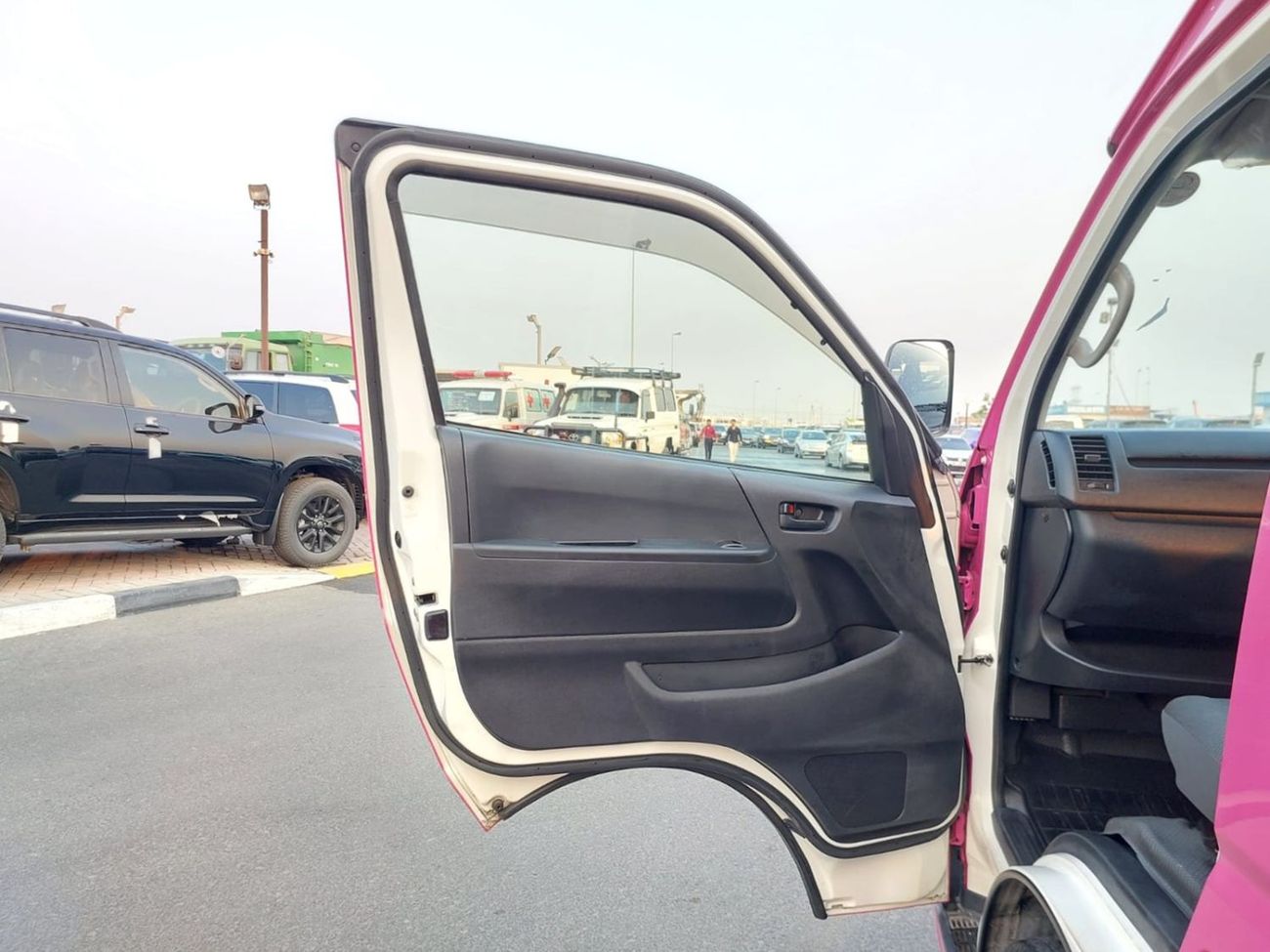 Toyota Hiace TOYOTA HIACE VAN RHD 2017 MODEL 2.7 L PETROL AUTOMATIC(PM80878)