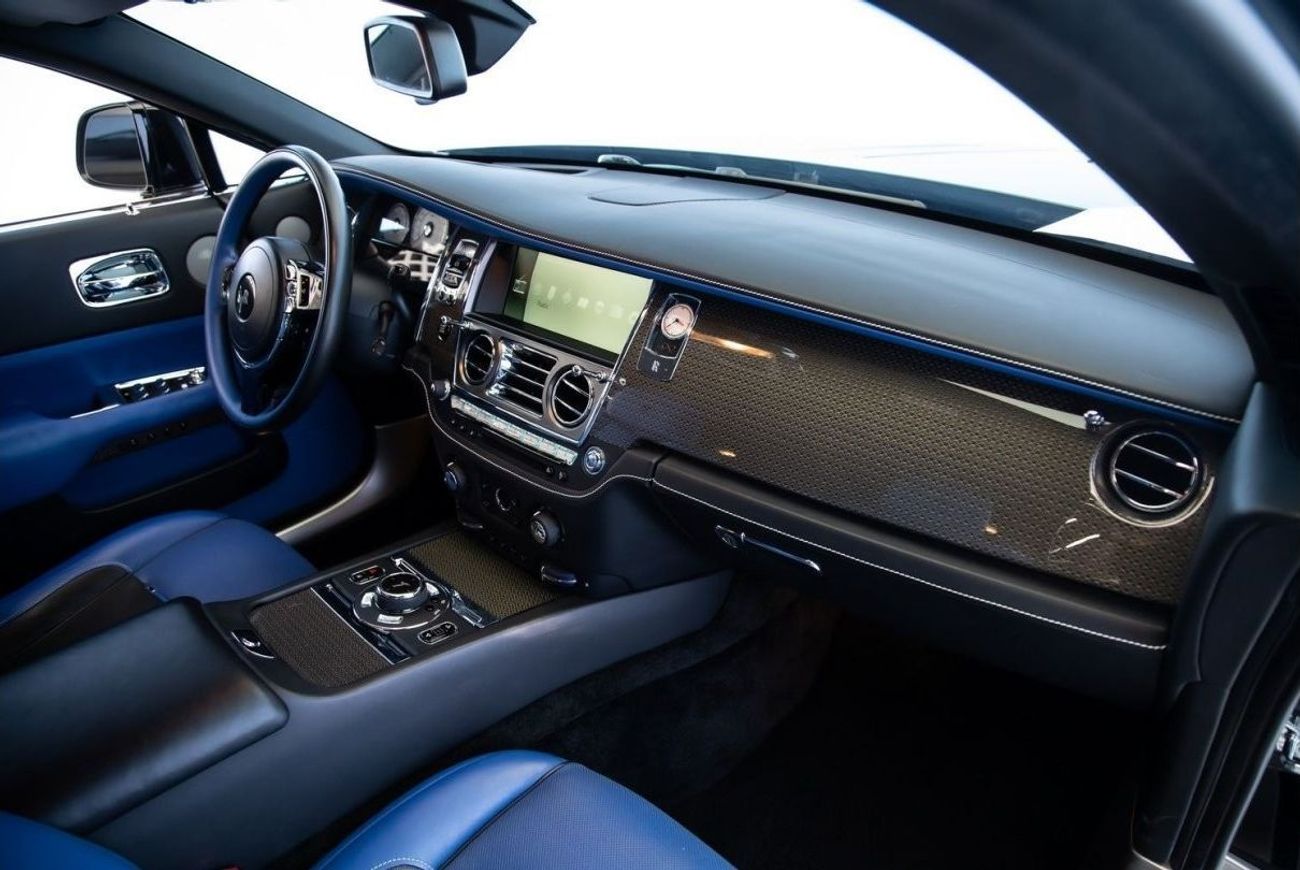 رولز رويس واريث بلاك بادج