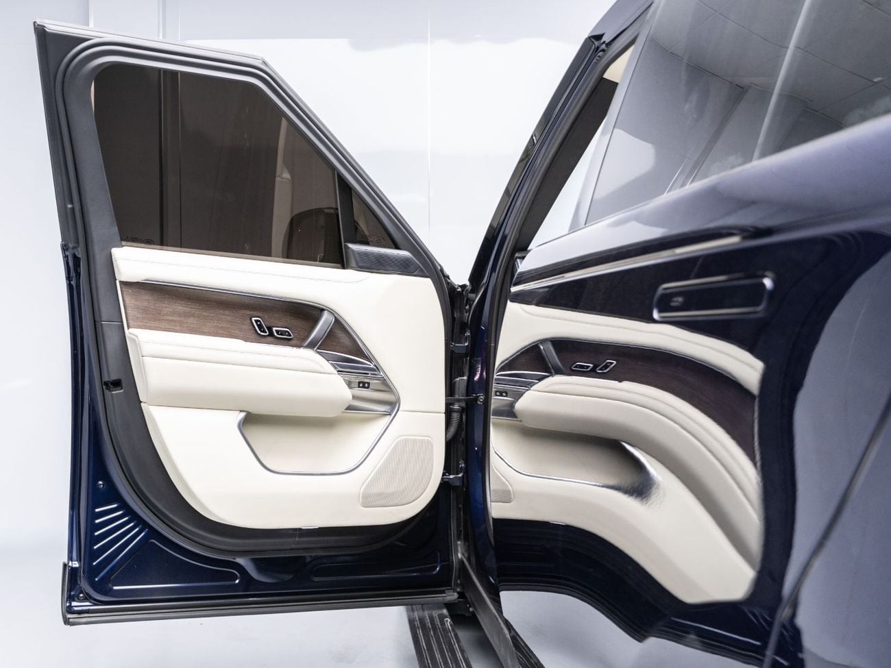 لاند روفر رينج روفر 2023 Range Rover HSE P400, 3.0TC I6, 4WD, 395bhp, 8 Speed Auto