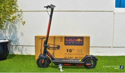 Red Bull Racing E Scooter 10" Red Bull E Scooteŕ 10."
