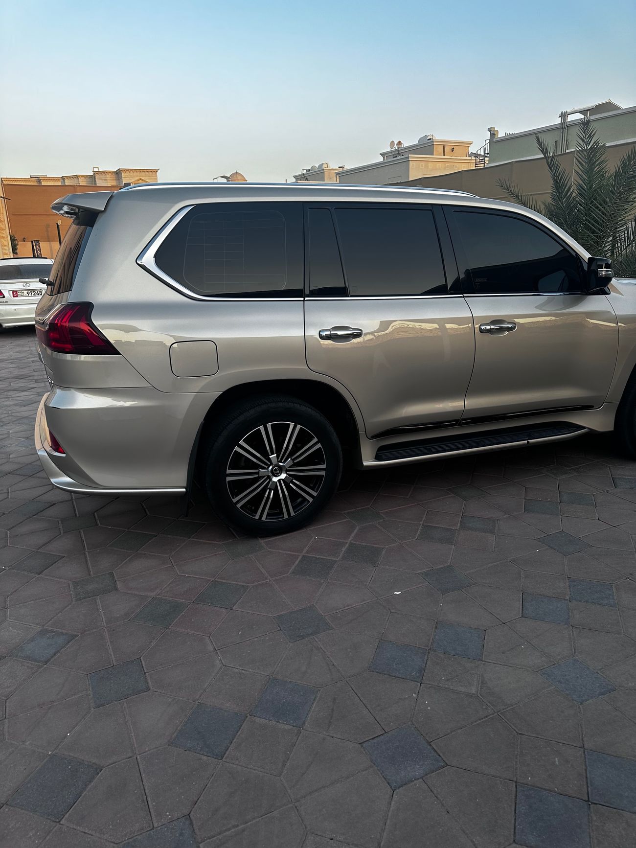 Lexus LX 570 Sport 5.7L