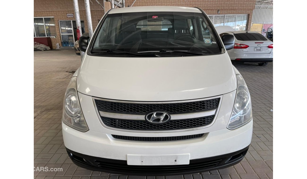 Hyundai H-1 2.5L PETROL, 16" TYRE, KEY START (CODE # HCV03)