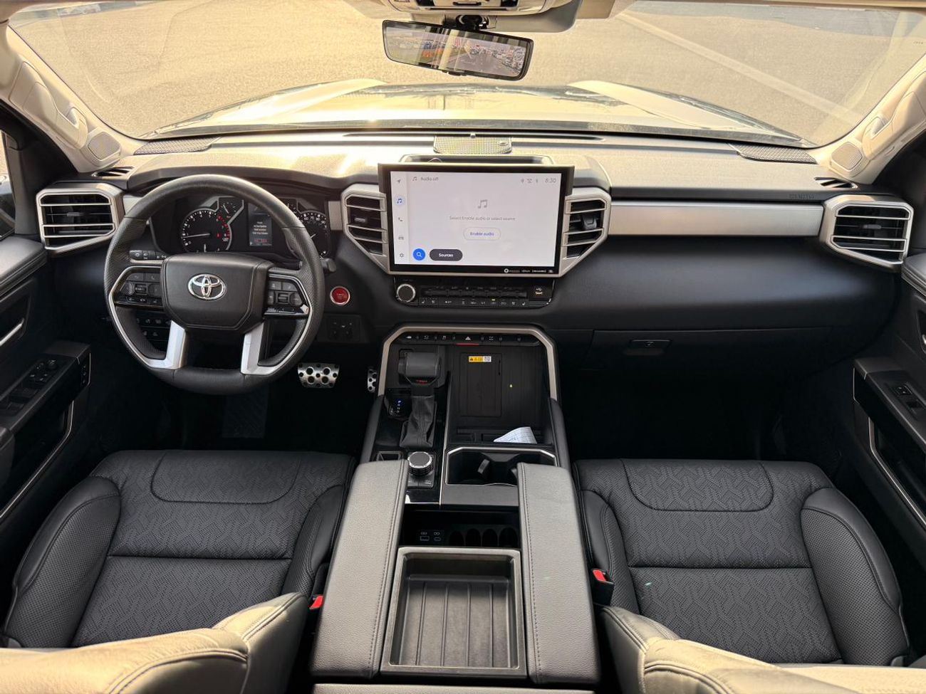 Toyota Tundra Limited Crewmax | Panoramic | 360 Camera ,Radar  leather seats Full option