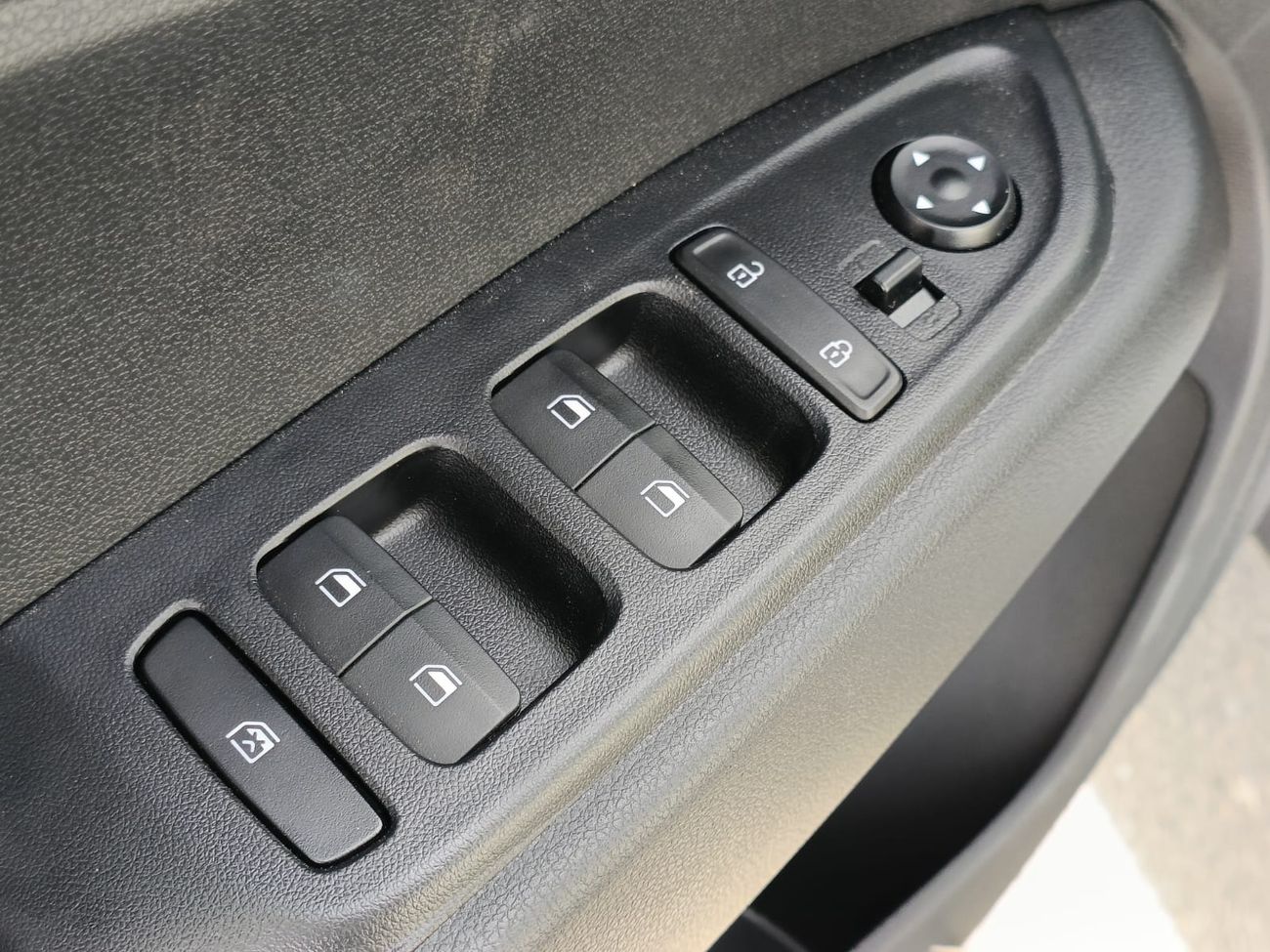 هيونداي فنيو Premier Plus Turbo | 1.0L V4 | SUNROOF | FULL OPTION (CODE # VEN10AF)