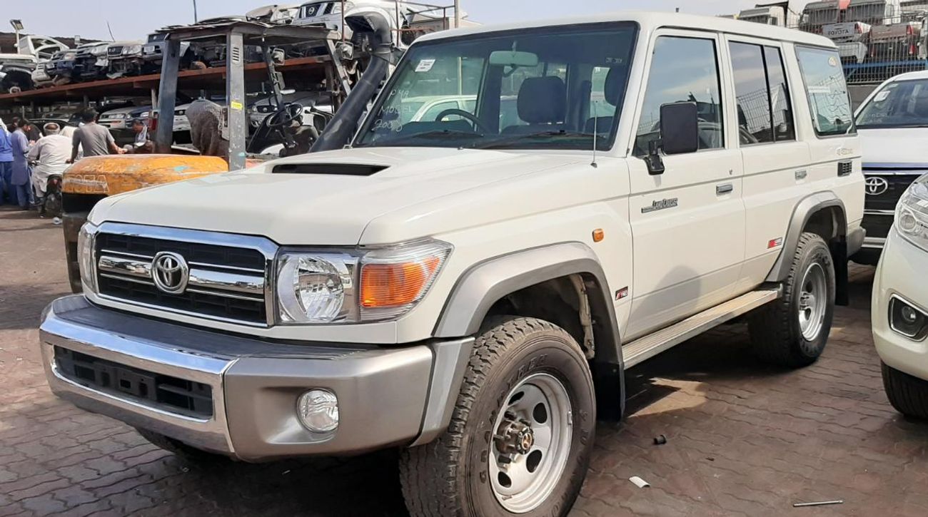 Toyota Land Cruiser 70 DIESEL  4.5L RIGHT HAND DRIVE