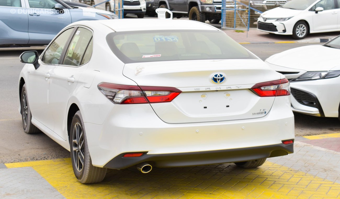 Toyota Camry LE Hybrid