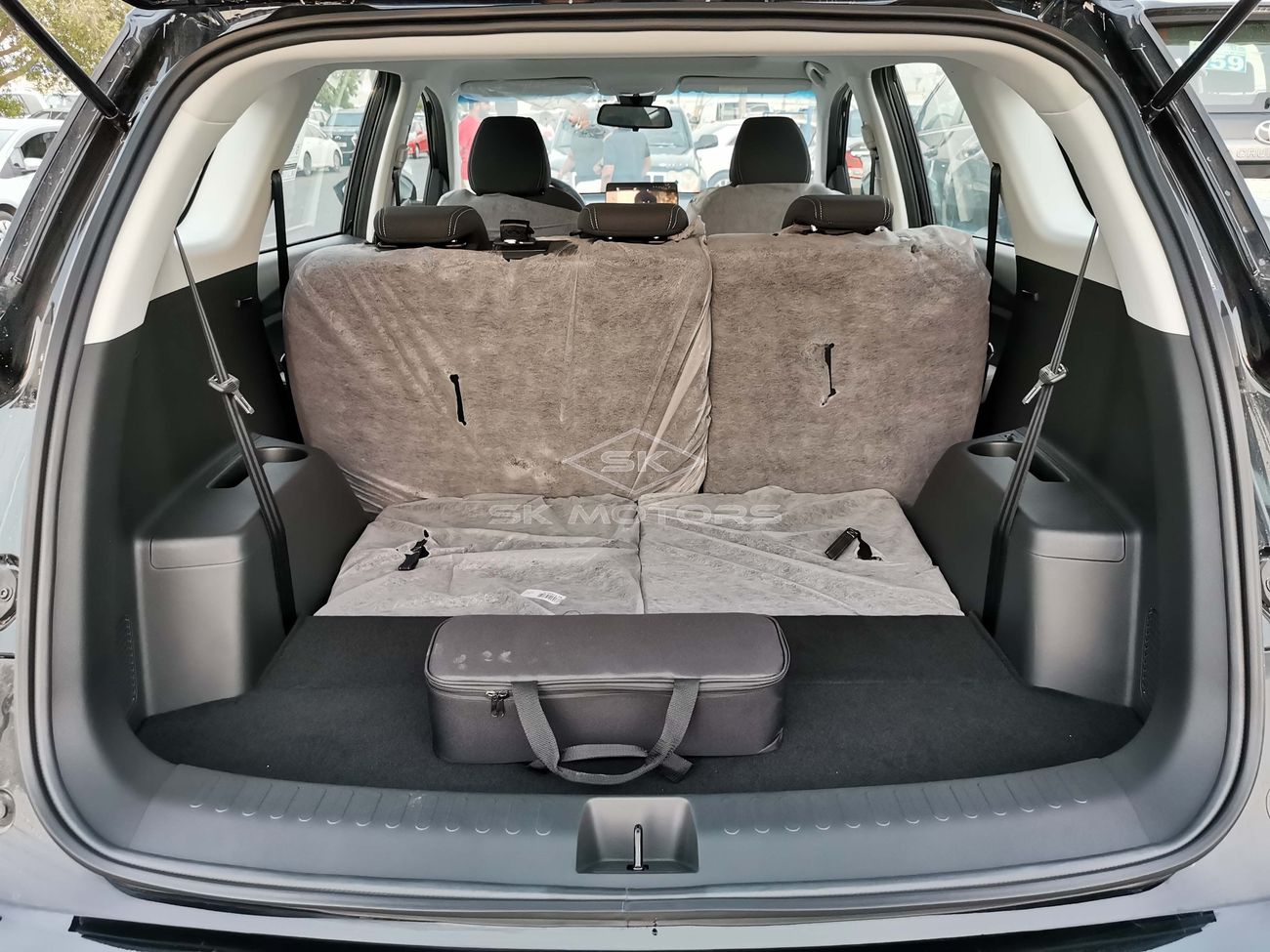 Chevrolet Captiva 1.5L, 17" Rims, Driver Power Seat, Parking Sensors, Front & Rear A/C, Sunroof (CODE # CHCA01)