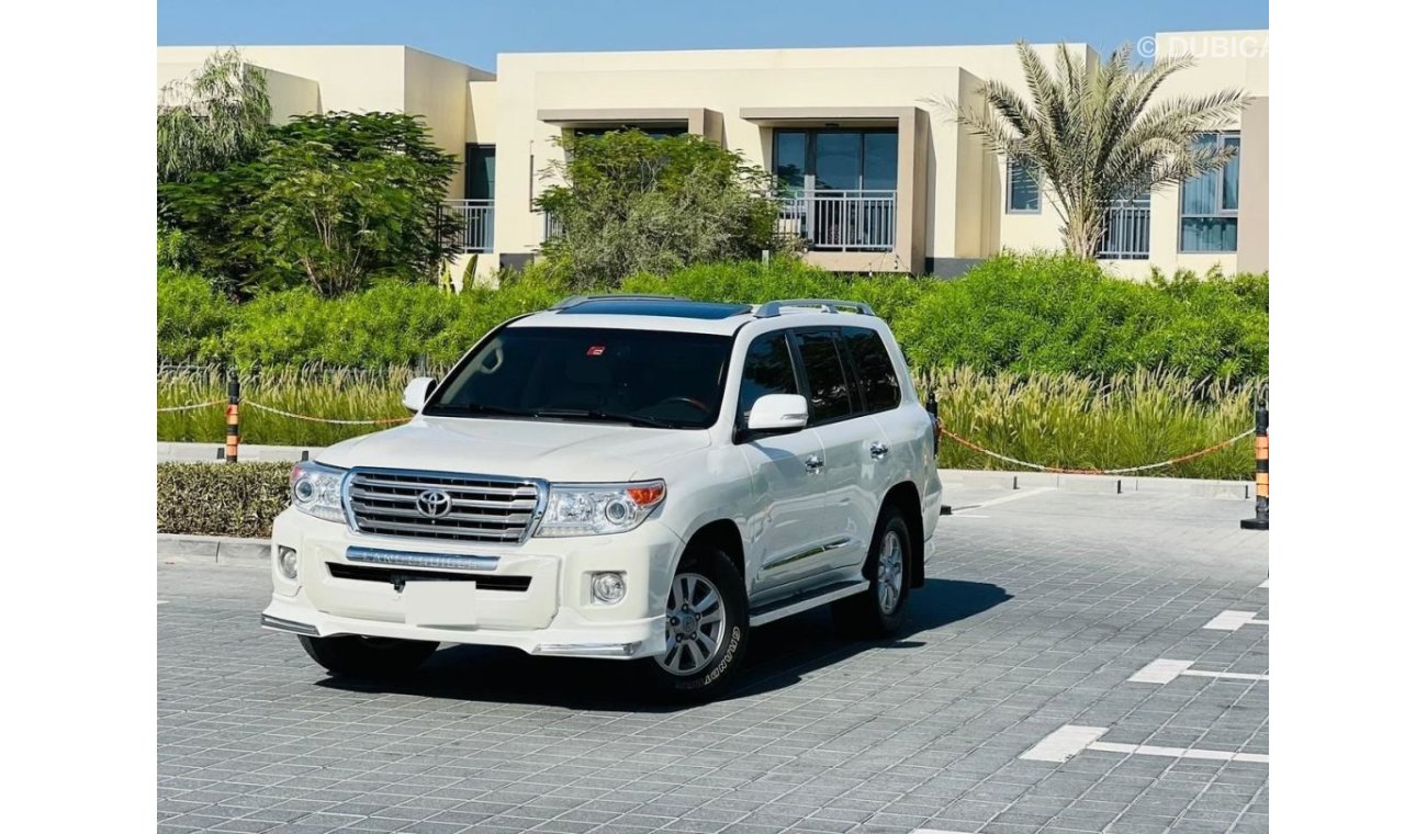 Toyota Land Cruiser GXR ll SUNROOF ll 0% DP ll GCC ll WELL MAINTAINED