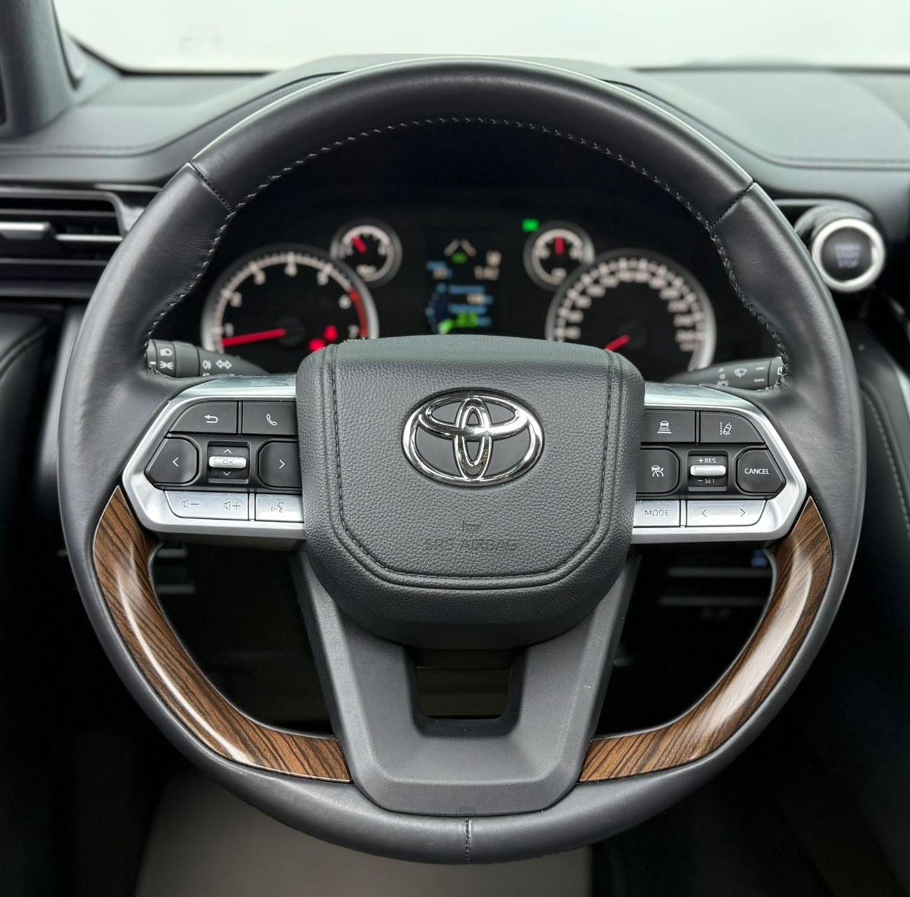 Toyota Land Cruiser GXR 3.5L 2024 Toyota Land Cruiser GXR, Toyota Warranty+Service Contract+Full Service History ,GCC