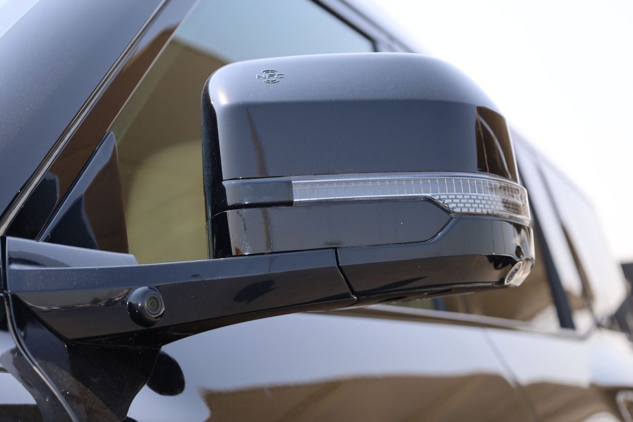 BYD Leopard 8 BYD Leopard 8 Flagship smart  7SEATS 2.0L HYBRID 2025