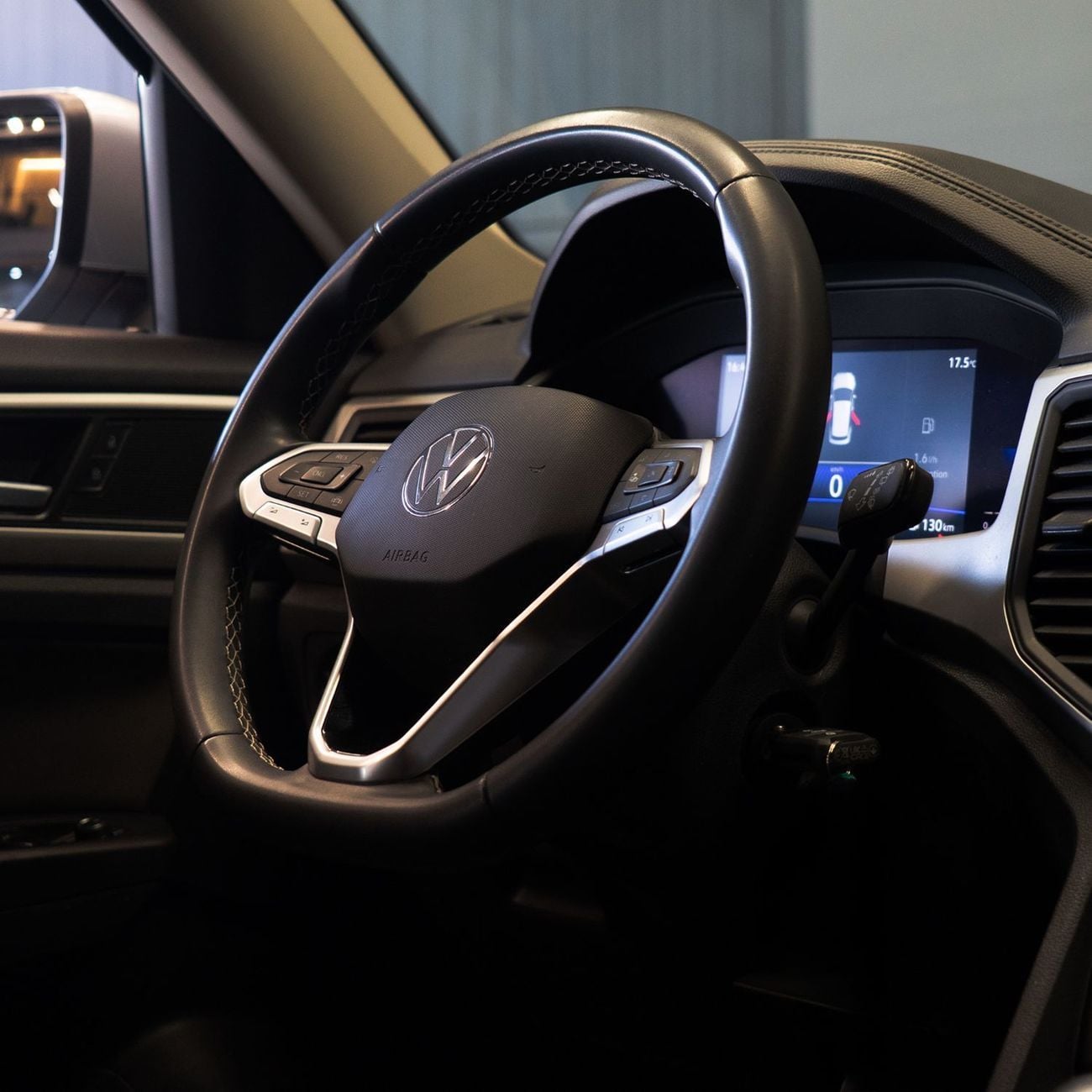 فولكس واجن تيرامونت Trendline 3.6L AED 1,724 pm • 0% Downpayment • Volkswagen Teramont • 1 Year Warranty