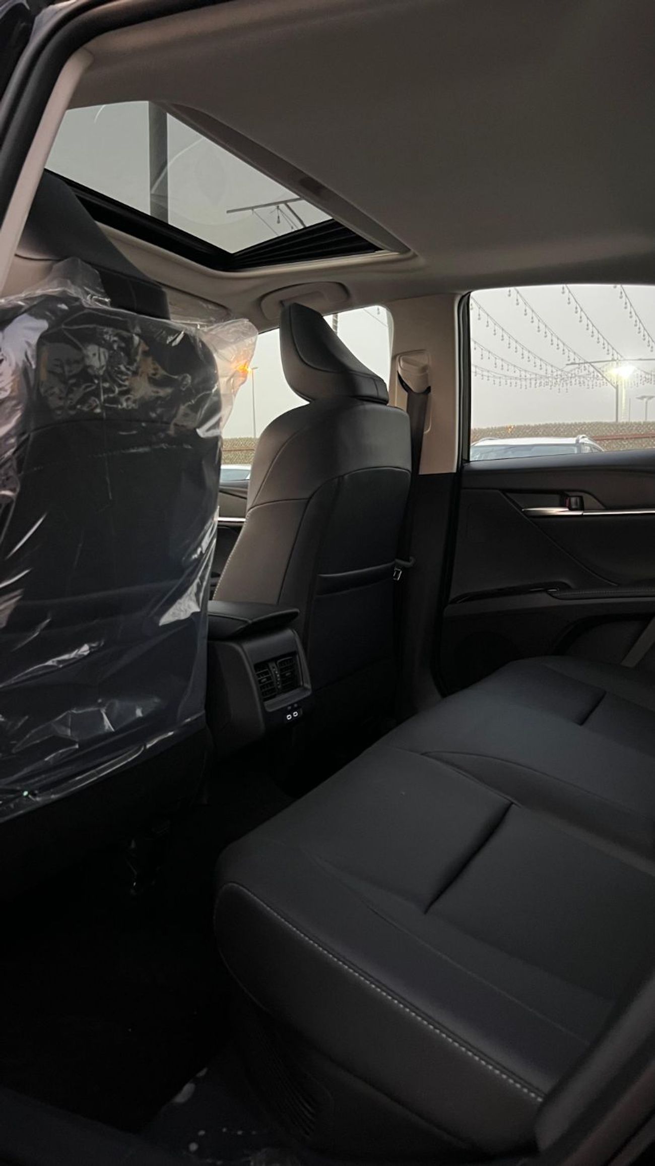 Toyota Camry XLE 2.5L Hybrid