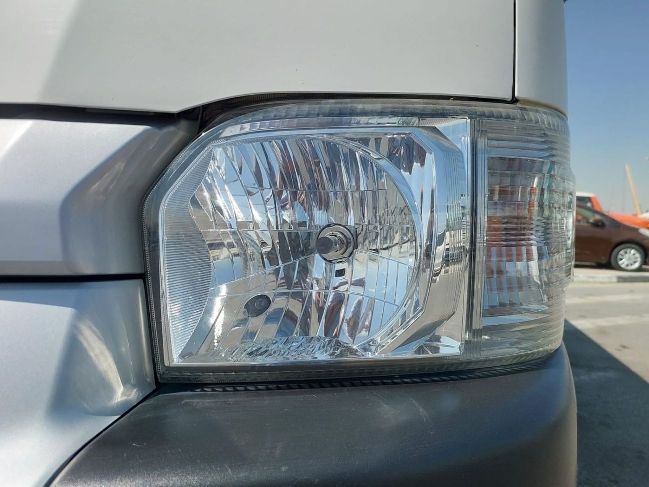 تويوتا هاياس (RAMADAN OFFER) TOYOTA HIACE VAN RHD 2014 MODEL 3.0 L DIESEL AUTOMATIC(PM14171)