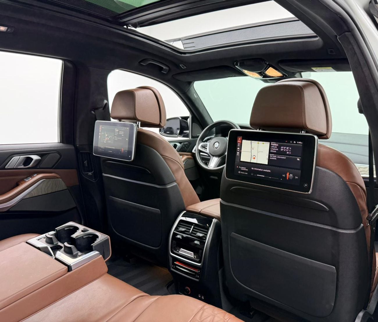 بي أم دبليو X7 2020 BMW X7 xDrive40i M-Sport, Warranty, Full BMW Service History, 7 Seater, Fully Loaded, GCC