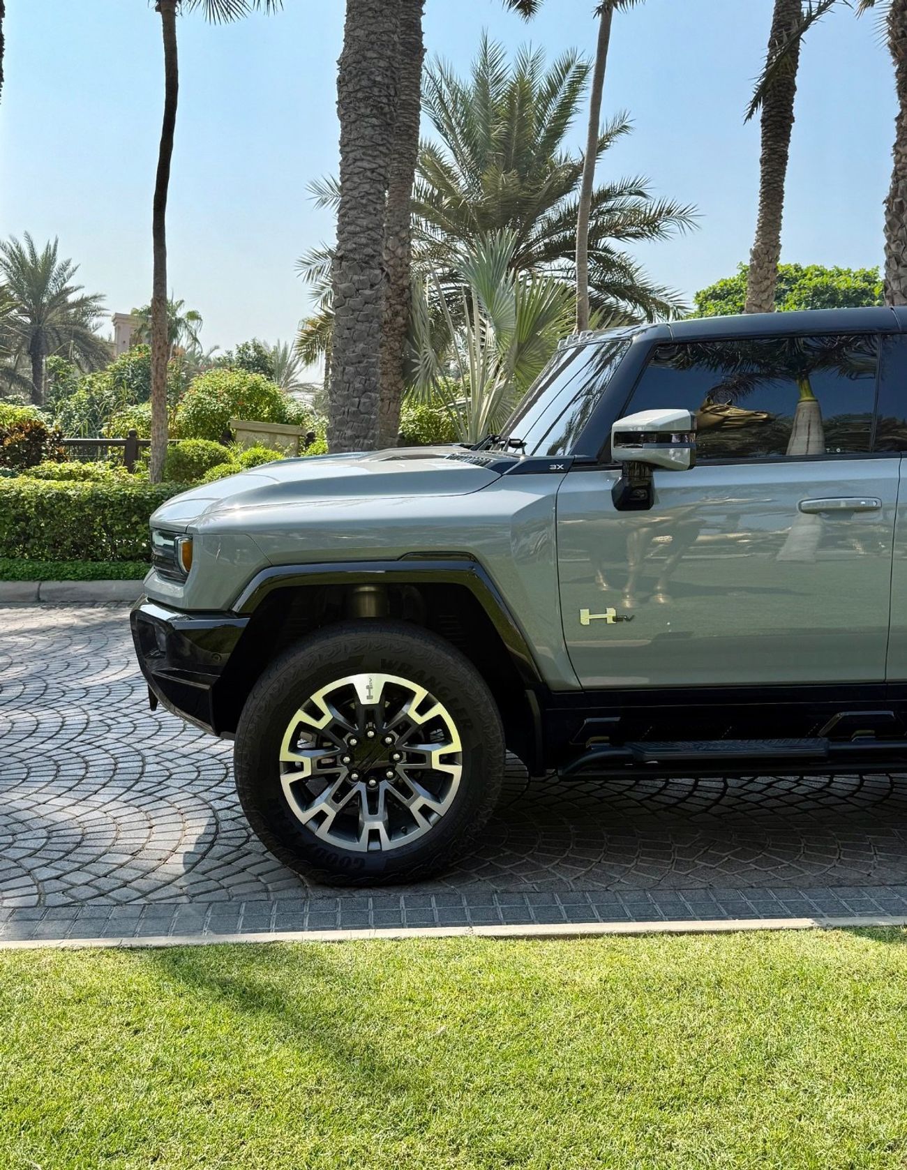 جي أم سي همر EV