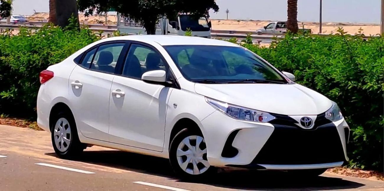 Toyota Yaris TOYOTA YARIS 2022 1.5L GCC (610/-MONTHLY)