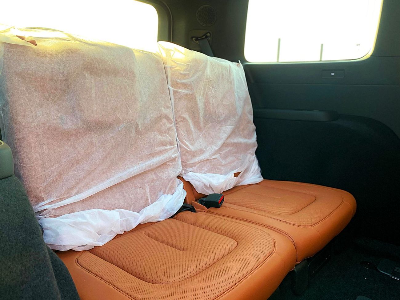 روكس أداماس (EXPORT ONLY) ROX Adamas vip 6 seats (EREV)  A/T 4*4 SUV  White  color 2026 model