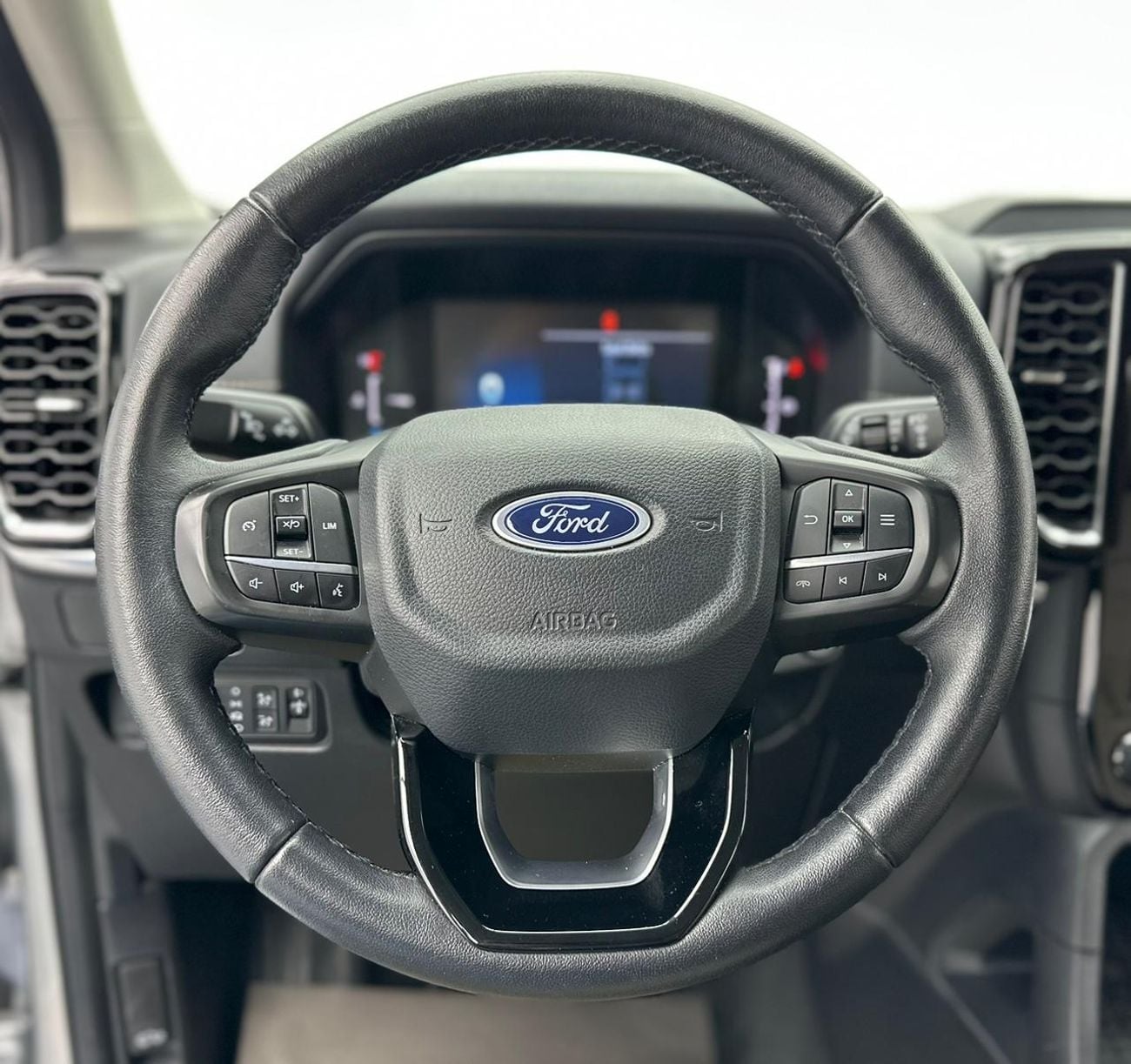 Ford Everest 2024 Ford Everest XLT 4x4, Jan/2029 Ford Warranty + Service Contract, Ford Full Service History, GCC