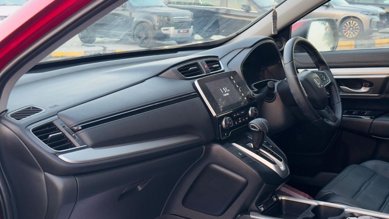 Honda CRV 1.5L AUTOMATIC PETROL | RHD | 4WD | REAR CAMERA, LEATHER SEATS & PUSH START