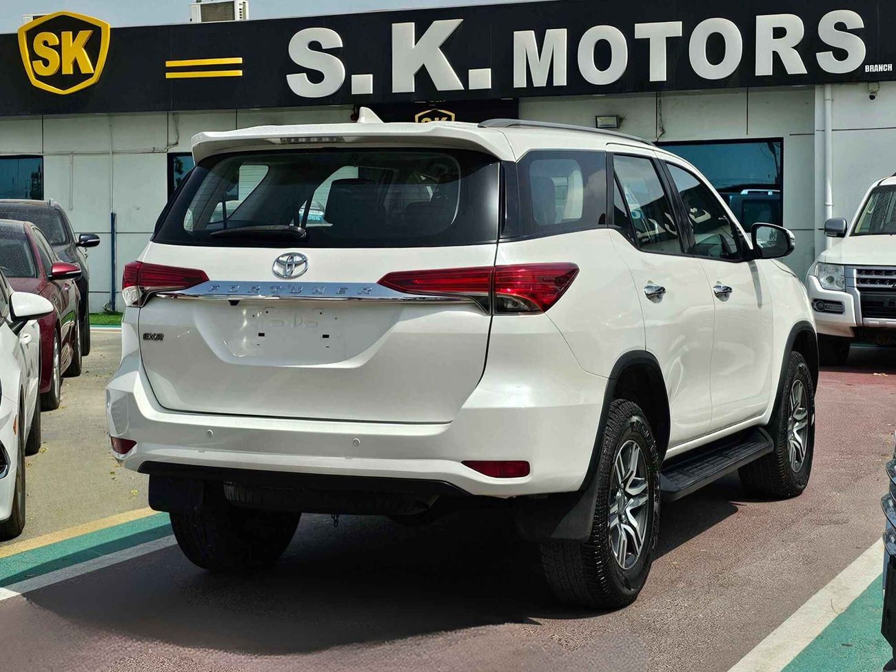 Toyota Fortuner EXR/ V4/ 4WD/ DVD REAR CAMERA/ LEATHER SEATS/ ORG MILEAGE/1189 MONTHLY/LOT#99205