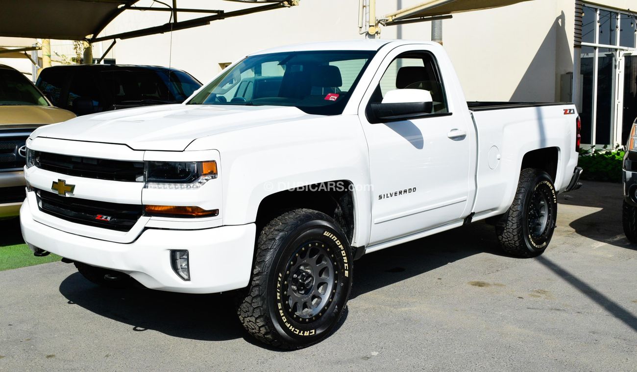 Used Chevrolet Silverado Z71 LT 2017 for sale in Sharjah 485137