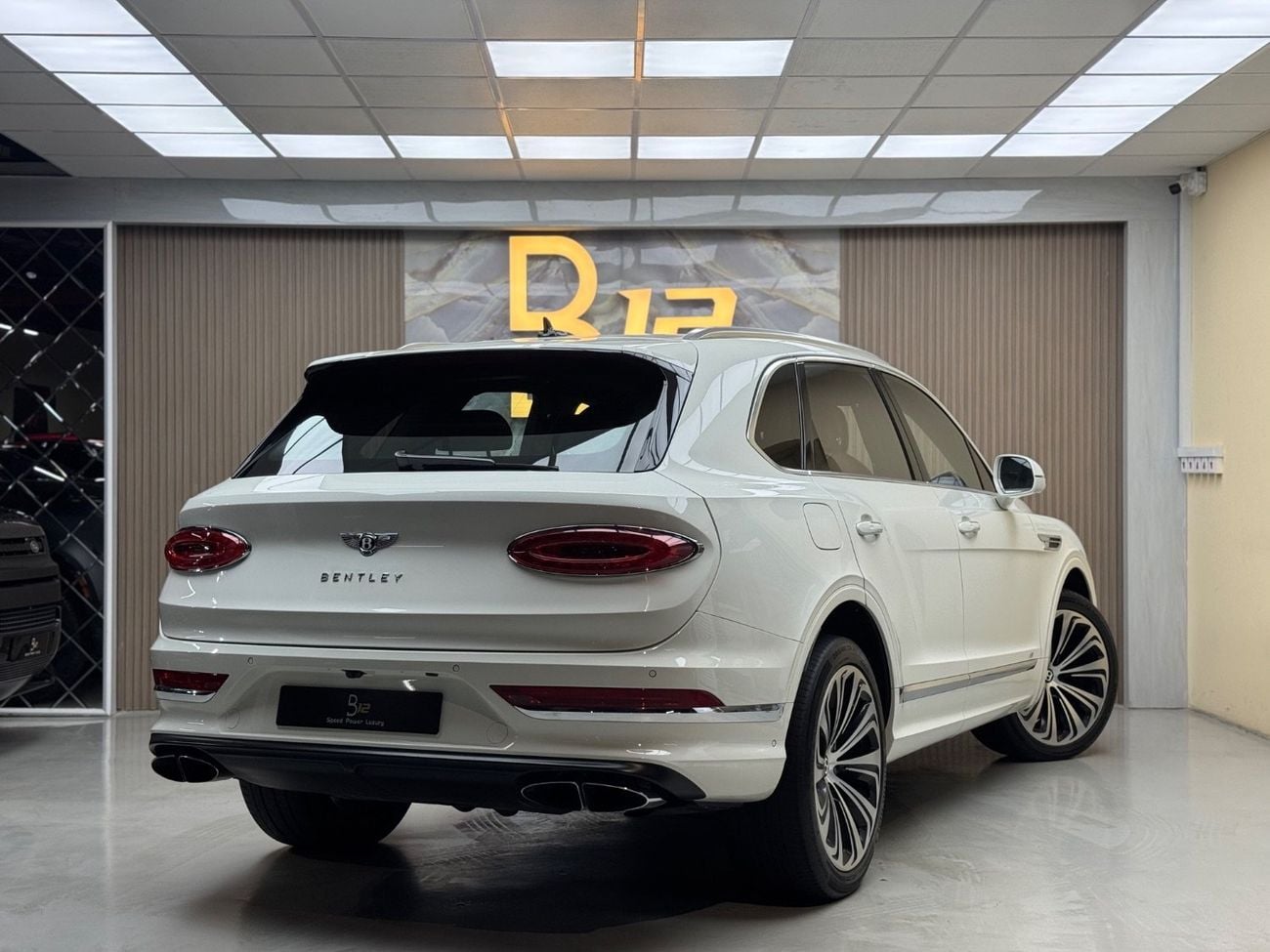 بنتلي بينتايجا Bentayga 4.0T