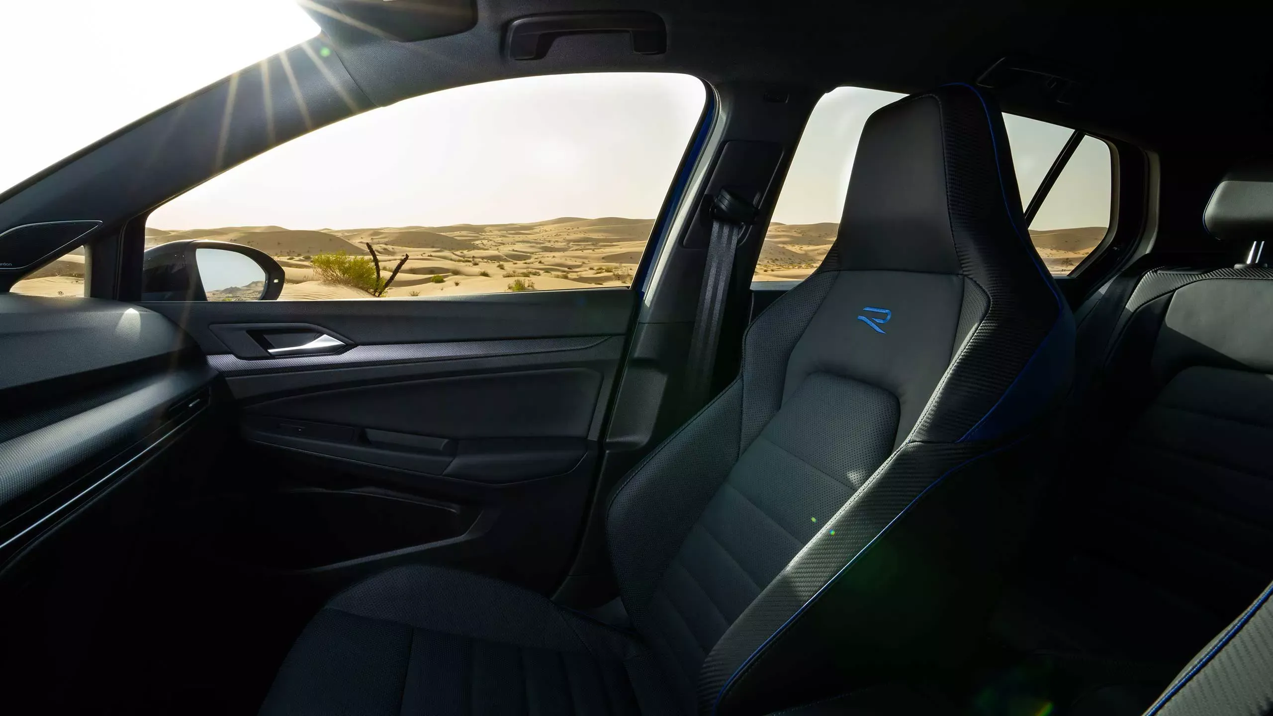 Volkswagen Golf R interior - Seats