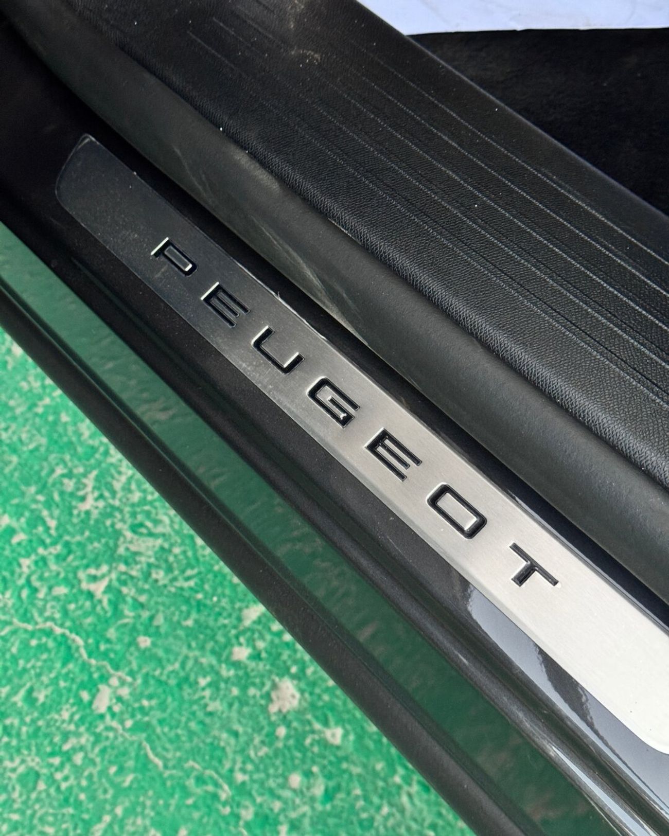 Peugeot 5008 NEW PEUGEOT 5008 GT - 1.6T - (2025 MODEL) GCC specs