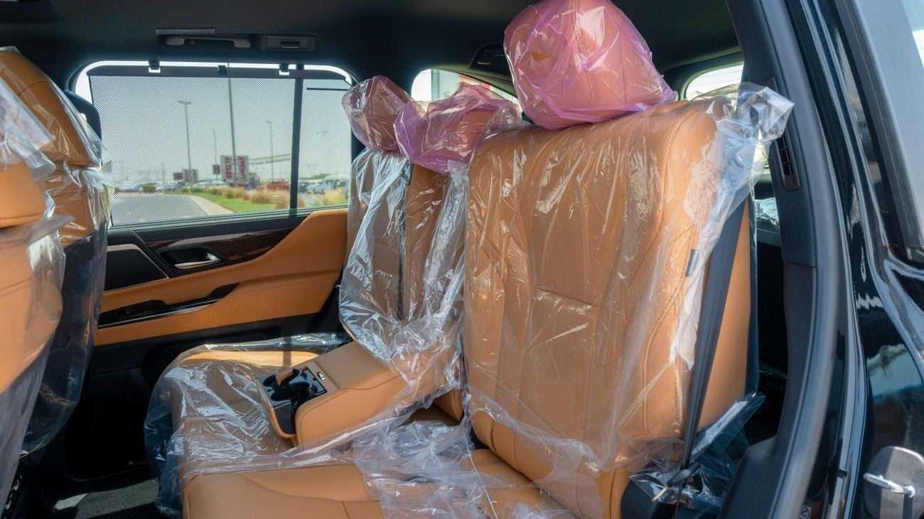 لكزس LX 700h Signature