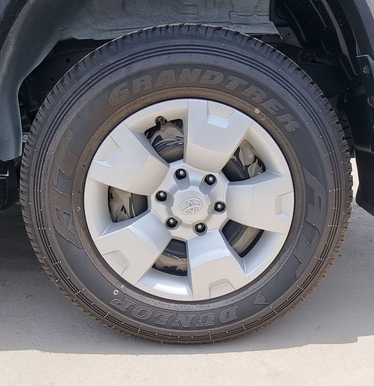 تويوتا فورتونر TOYOTA FORTUNER 2.7L 4x4 PETROL MY 2025