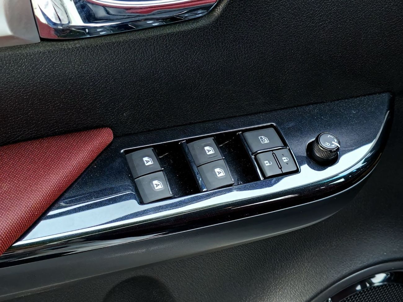 Toyota Hilux TOYOTA HILUX DIESEL 2.4 DOUBLE CABIN - M/T - HIGH OPTIONS - PUSH START - 2025 - WHITE INSIDE RED - N