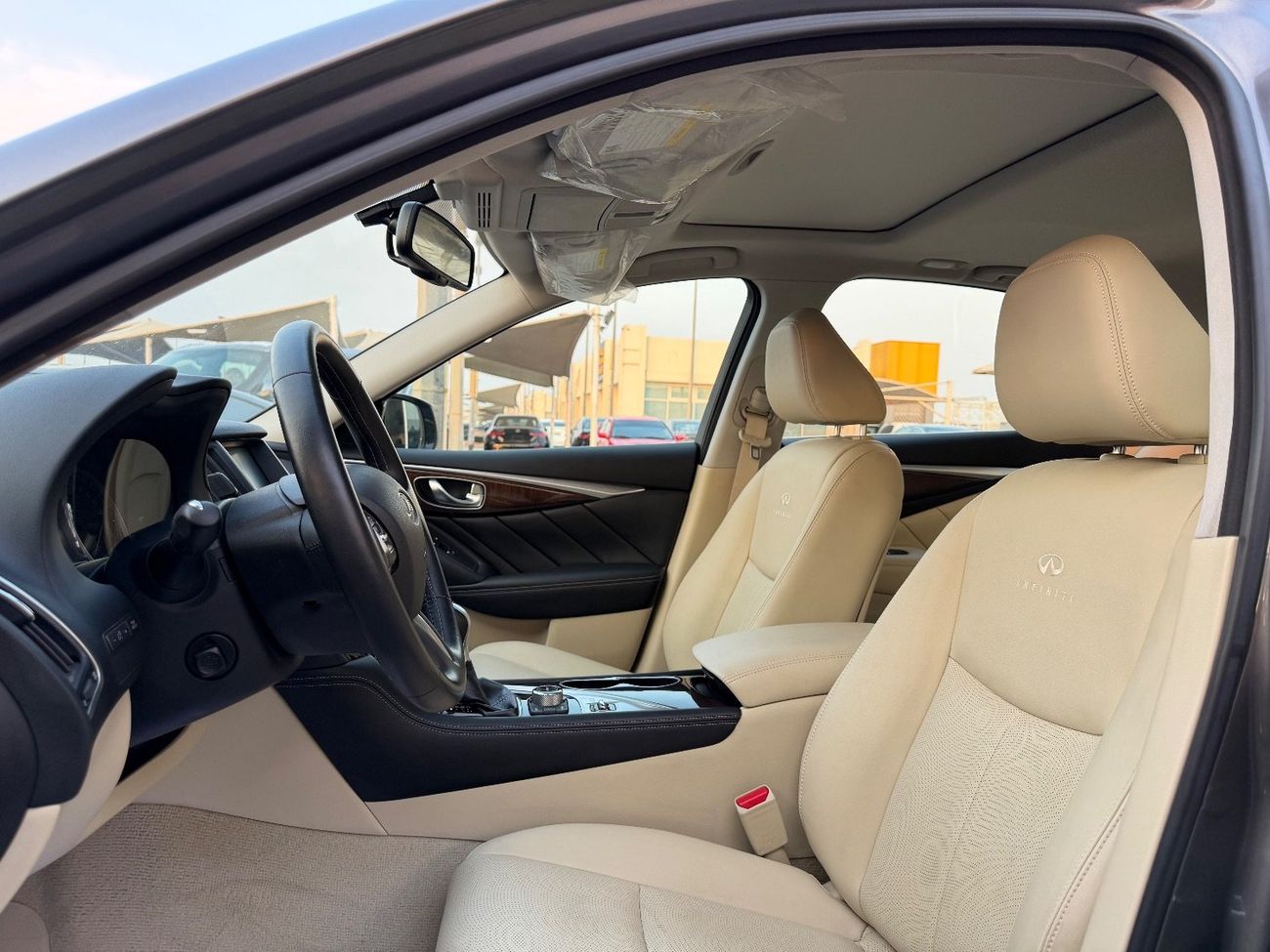 Infiniti Q50 Premium 3.7L