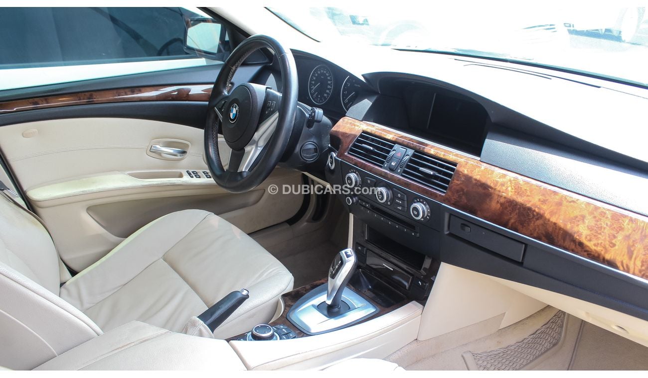 BMW 530i 2009 model Gulf specs Full options  sunroof DVD leather interiors