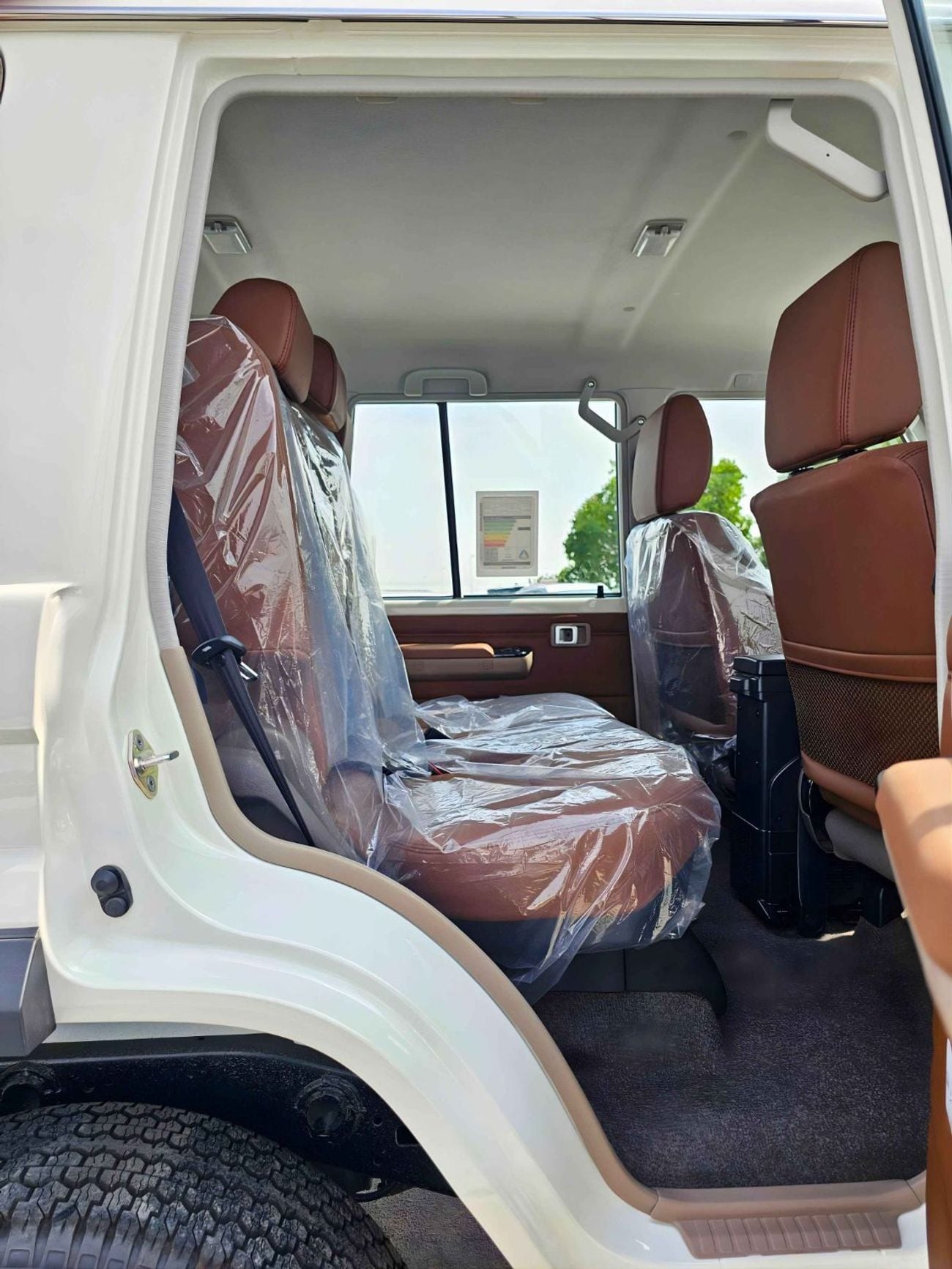 تويوتا لاند كروزر 70 LC76 LX/2.8L DIESEL V4 A/T/LETAHER SEATS/DVD,CAMERA/ (CODE#HT76ZS)