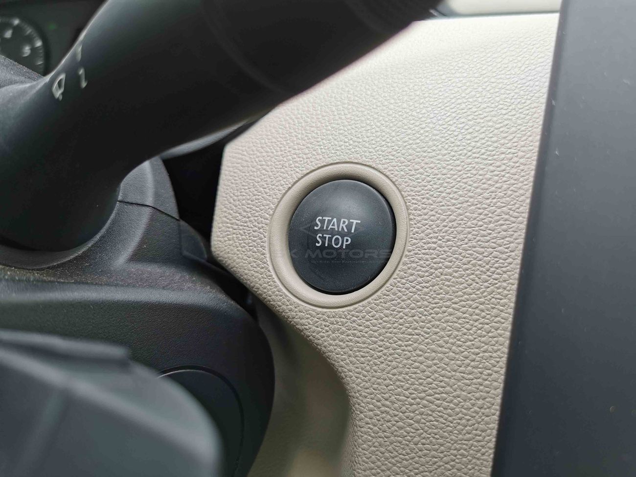 Renault Duster 2.0L, 16" Rims, Parking Sensor Rear, Push Start Button, ECO Control, Bluetooth, USB (CODE # RD01)