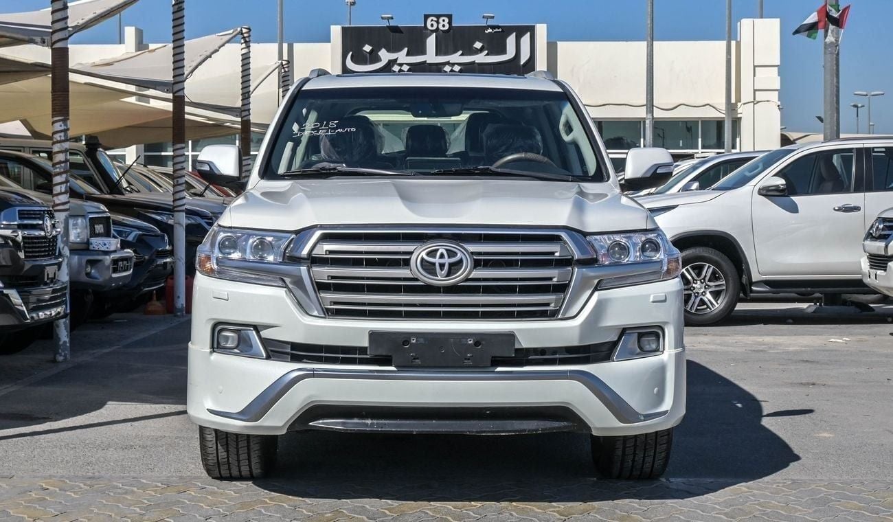 Toyota Land Cruiser GXR V8